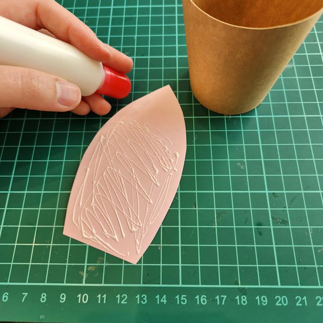 紙コップでチューリップの工作する作り方(5)