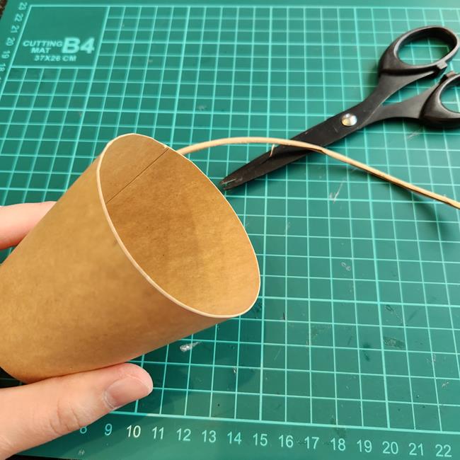紙コップでチューリップの工作する作り方(4)