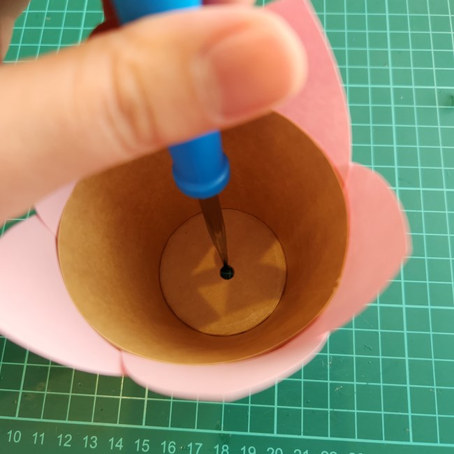 紙コップでチューリップの工作する作り方(9)