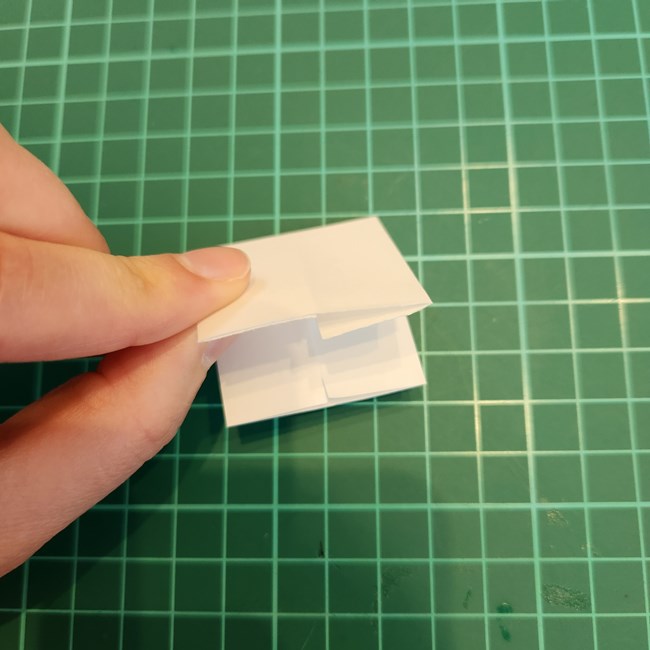 折り紙でミッフィーのしおりの簡単な作り方折り方②からだ(6)