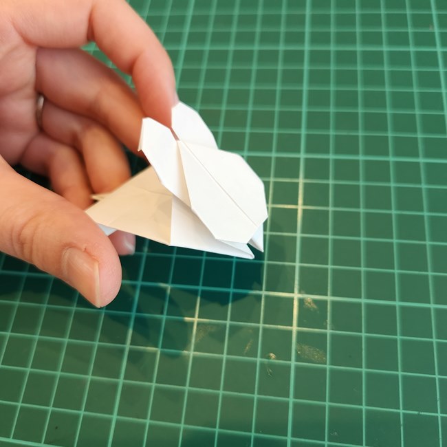 ミッフィーの折り紙 ぴょんぴょん飛ぶ折り方作り方②体(21)