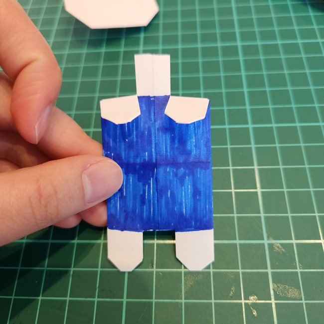 折り紙でミッフィーのしおりの簡単な作り方折り方③貼り合わせ(2)