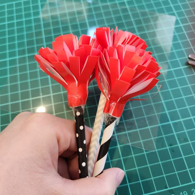 カーネーションの折り紙 簡単で立体的な花束の折り方(17)