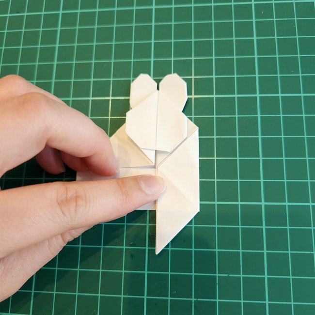 ミッフィーの折り紙 ぴょんぴょん飛ぶ折り方作り方②体(12)