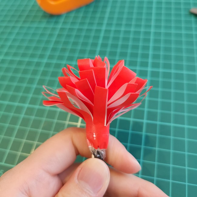 カーネーションの折り紙 簡単で立体的な花束の折り方(16)