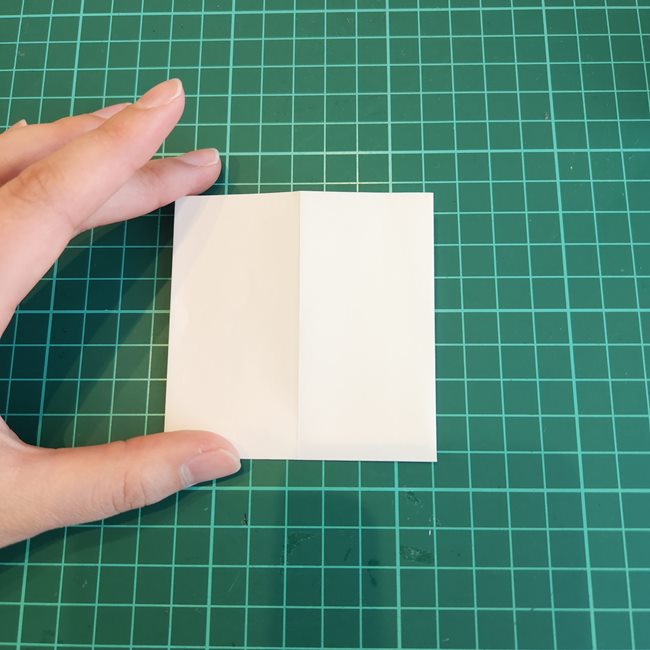 ミッフィーの折り紙 ぴょんぴょん飛ぶ折り方作り方①顔(5)