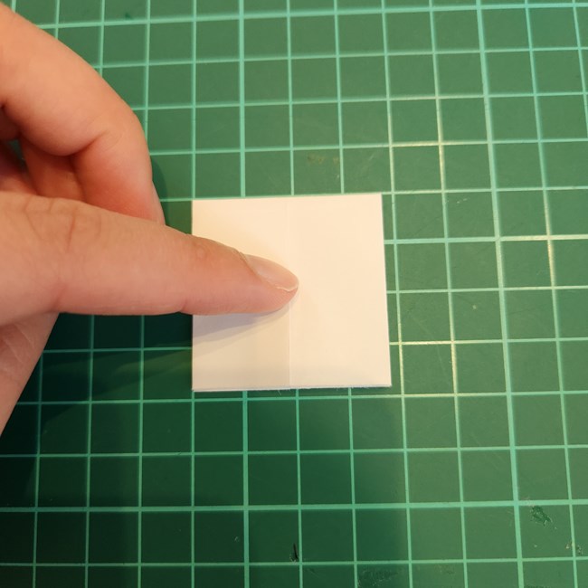 折り紙でミッフィーのしおりの簡単な作り方折り方②からだ(5)