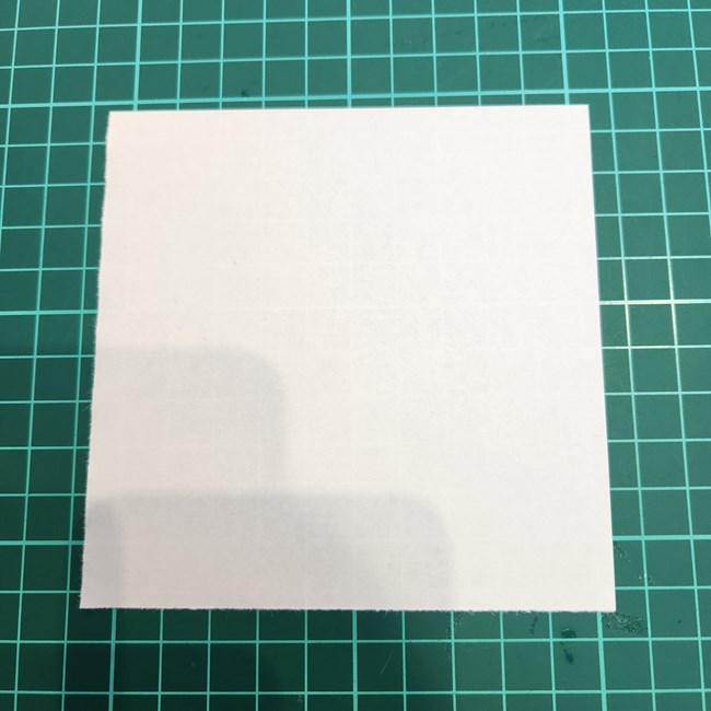 折り紙でミッフィーのしおりの簡単な作り方折り方①顔(1)