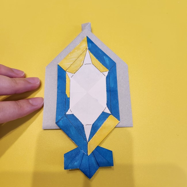 リコのペンダントの折り紙 簡単な折り方作り方④貼り合わせ(8)