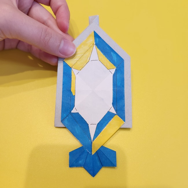 リコのペンダントの折り紙 簡単な折り方作り方④貼り合わせ(9)