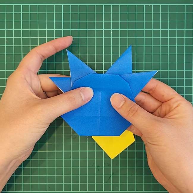 ゴルダックの折り紙の簡単な折り方作り方④貼り合わせ(2)