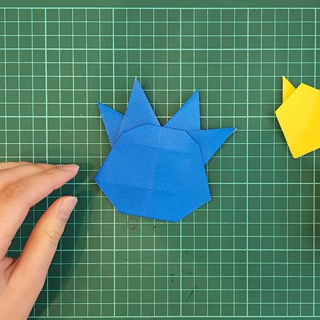 ゴルダックの折り紙の簡単な折り方作り方④貼り合わせ(4)