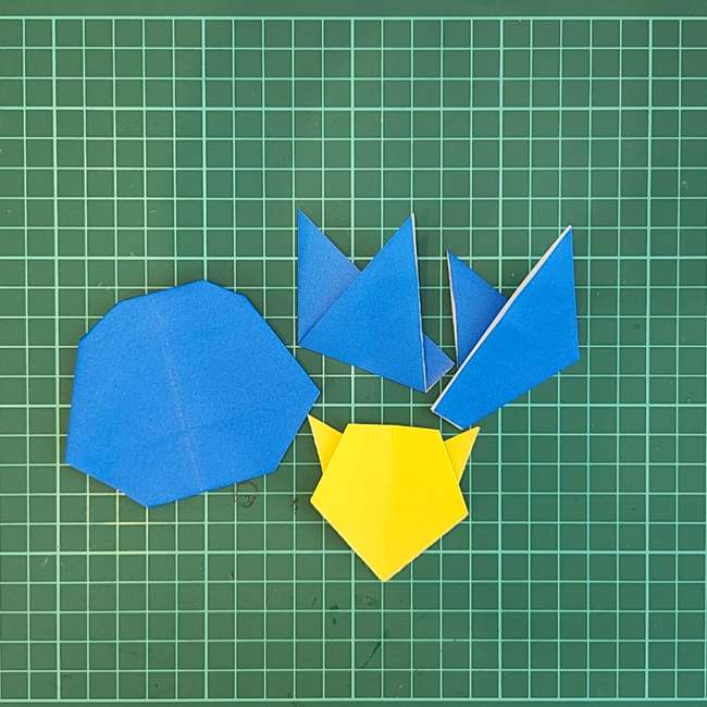 ゴルダックの折り紙の簡単な折り方作り方④貼り合わせ(1)