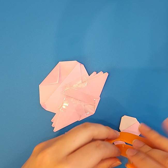 ポケモン ラッキーの折り紙の簡単な折り方作り方④貼り合わせ(3)